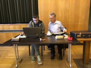 Schiedsrichter Manfred Zink (re) und Zeiler Georg